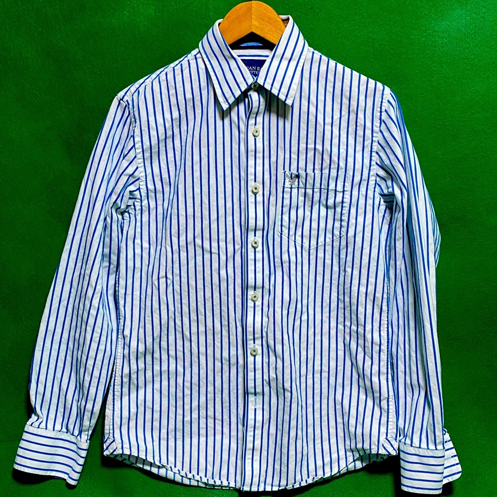 American Eagle white striped button up dress shirt long sleeve